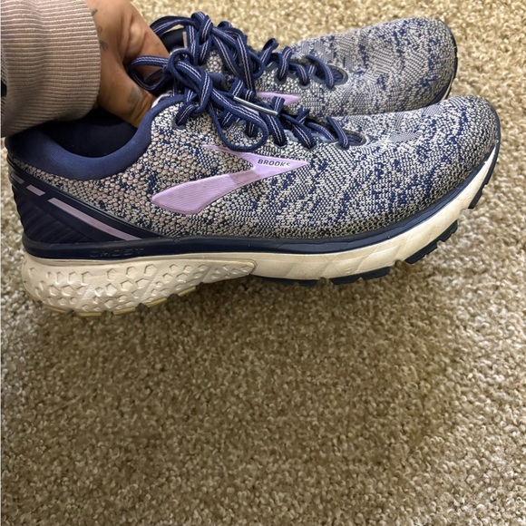 Brooks Women's Ghost 11 Athletic Shoes - Blue and White - Picture 4 of 6